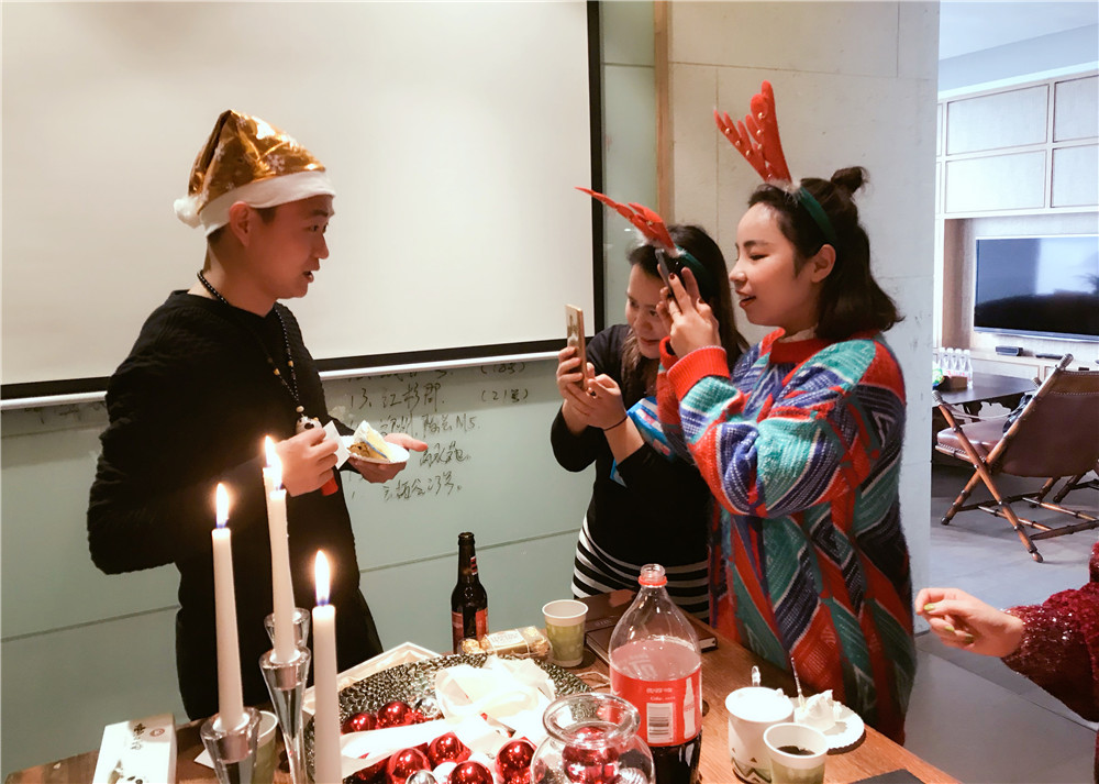 迪梵宜設計圣誕狂歡趴