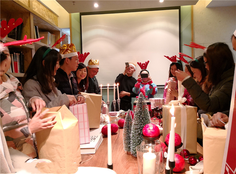 迪梵宜設計圣誕狂歡趴